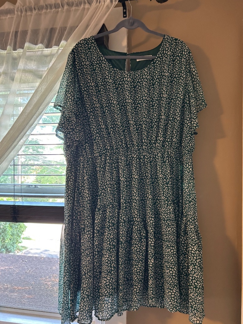 Dress - Picture 3 of 4